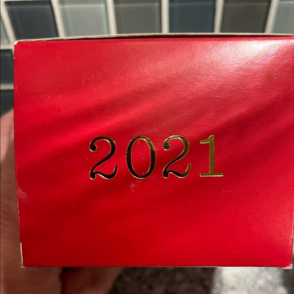 Hallmark Keepsake The Child Ornament with Green and Tan - Picture 6 of 6